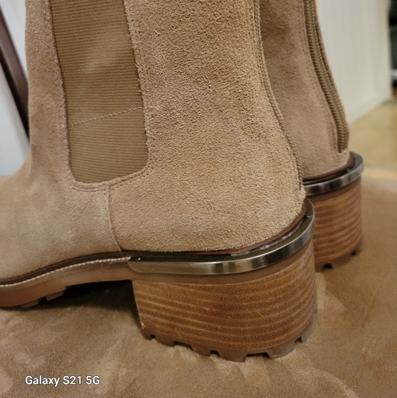 Vince Camuto booties 12M - Picture 3 of 10